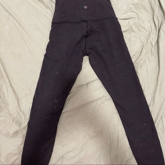 Lululemon black leggings size 2/4, some pilling but good condition - Picture 2 of 2